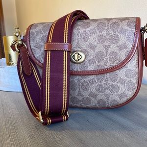 Signature willow saddle Crossbody bag